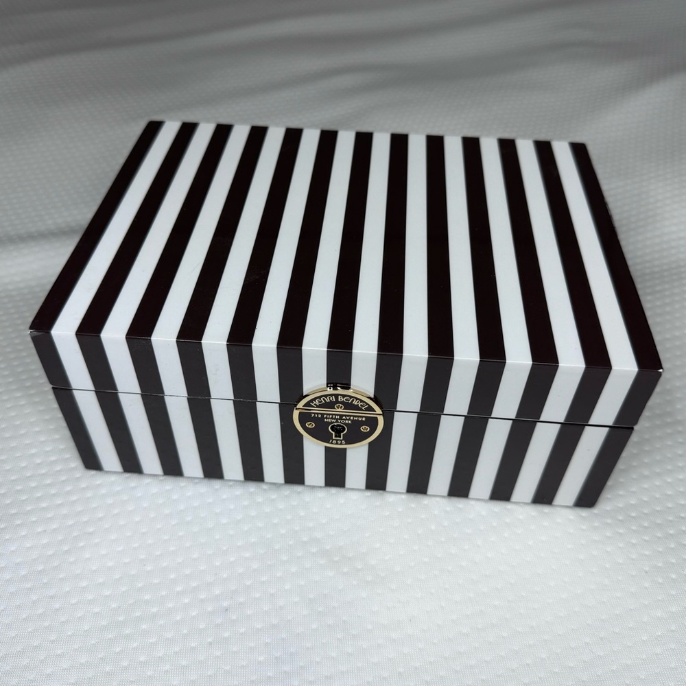 Henri Bendel Jewelry box